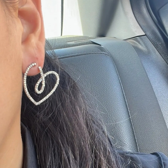 Glamourous Heart Earrings  ✨️❤️ - Picture 1 of 10